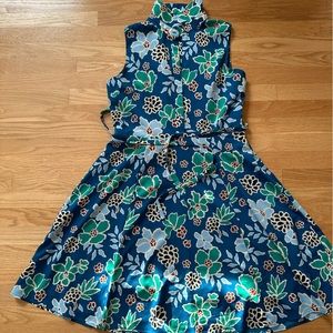 Banana Republic belted shirt dress. Floral pattern. Size 12. Lined. Midi length